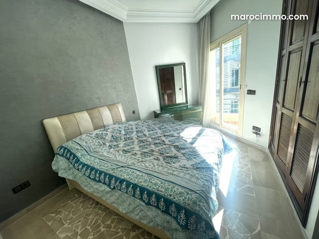 A Louer: bel Appartement 2 chambres et 2 sdb meublé avec 2 places de garage — 3