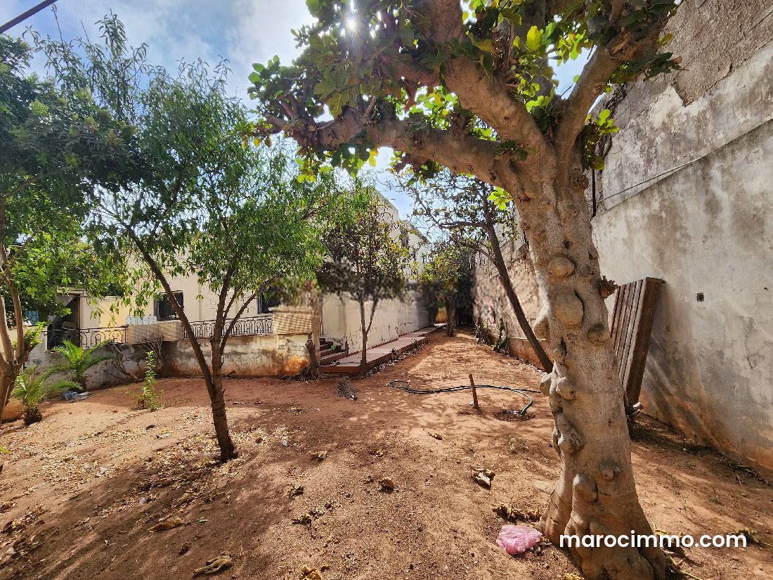 Villa 666 m² avec jardin à rénover, Habous, Casablanca — Casablanca