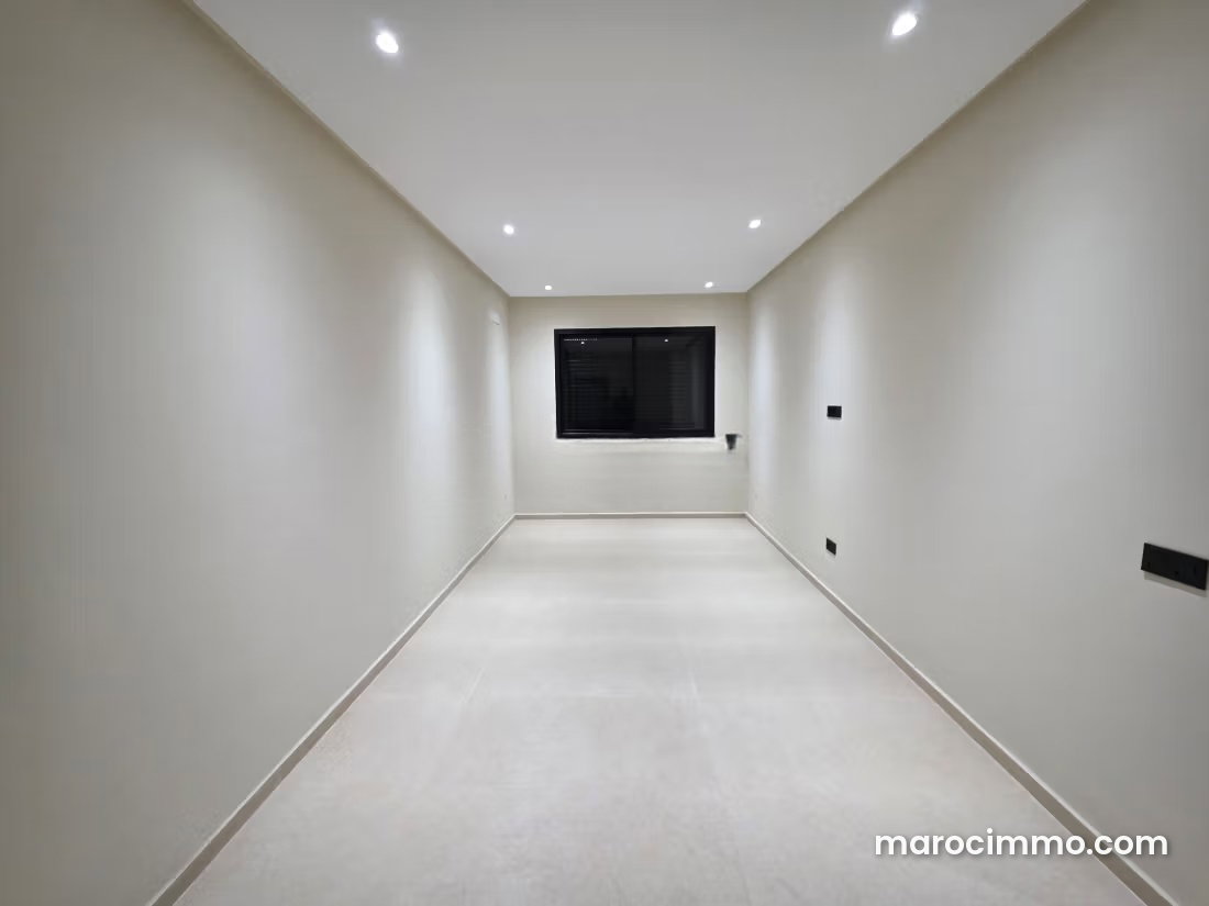 2-Bedroom Apartment with Terrace on Casablanca Road, Marrakech — Marrakesh