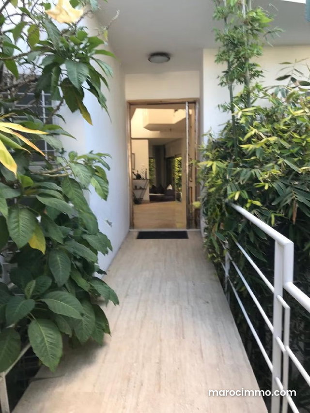 Villa à Vendre de 401.0 m² à Casablanca, Oulfa — 3