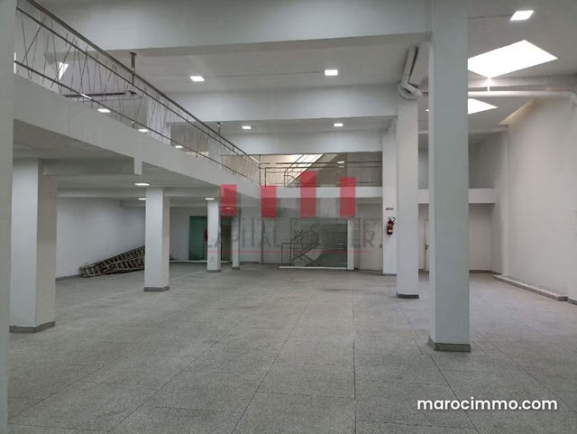 Local commercial de 1300m2 à la location Bd Oum Rabii — Casablanca