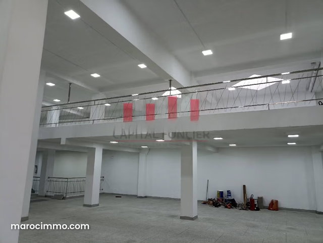 Local commercial de 1300m2 à la location Bd Oum Rabii — 3