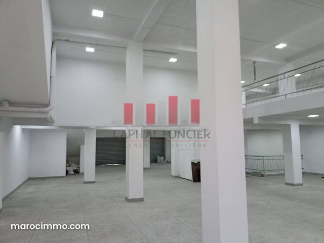 Local commercial de 1300m2 à la location Bd Oum Rabii — 2