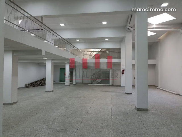 Local commercial de 1300m2 à la location Bd Oum Rabii — 5