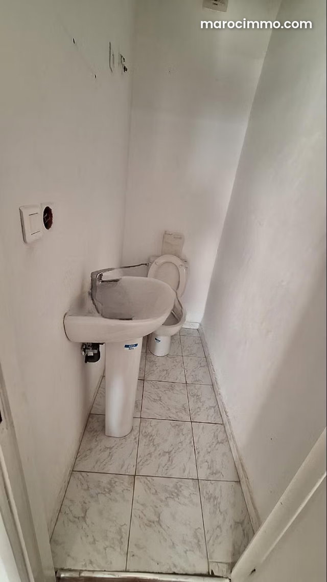Bureau de 160 à 320 m² 3ème étage proche préfecture — 4