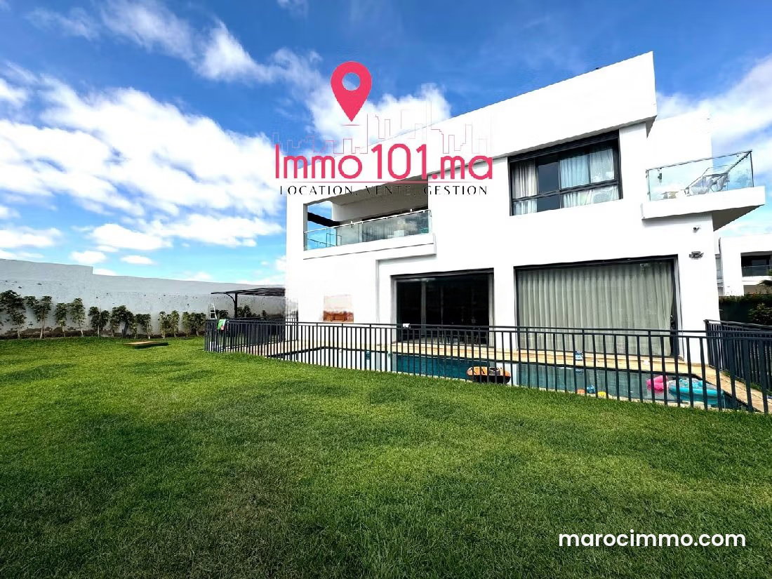 525 m² Villa with Swimming Pool and 900 m² Garden, El Menzeh — El Menzeh