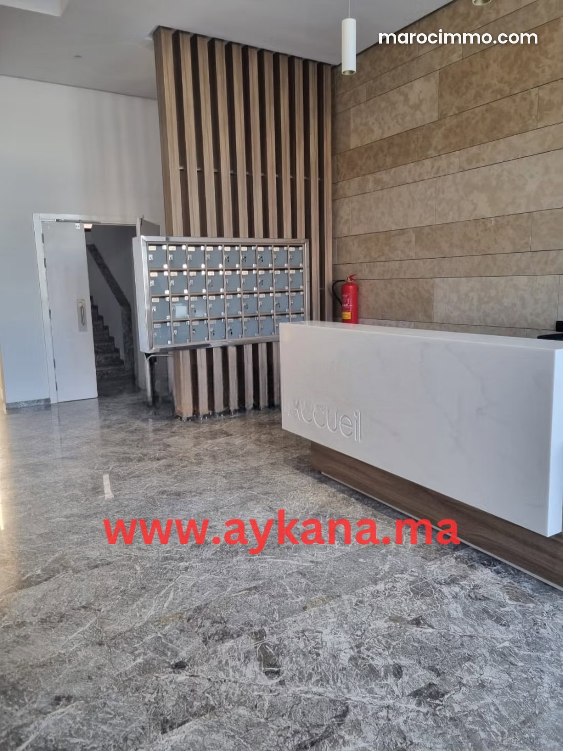 Bureau 64 m² au centre de Temara avec ascenseur — Temara