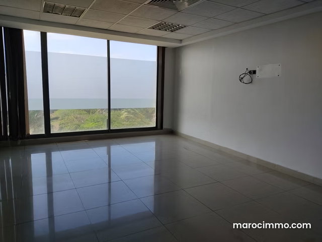 Splendide Plateau Bureau Vue Latérale sur mer — 3