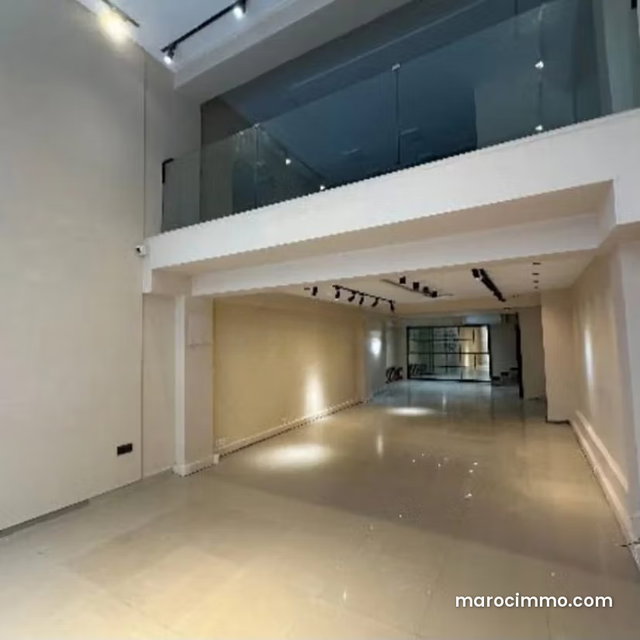 Magasin avec soupente a louer 160m² Maarif — 2