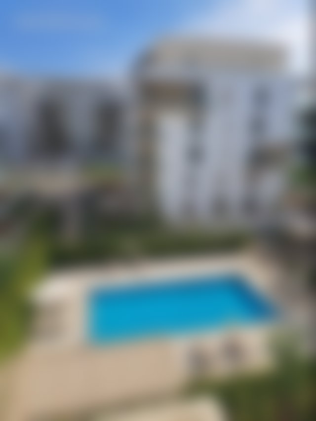 Appartement 130 m², Souissi, Rabat : terrasse et piscine — 4