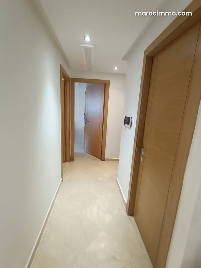 Vente d'un bel appartement à Ferme Bretonne Hay Arraha. 4 grandes pièces. Système de parabole et résidence sécurisée — 3