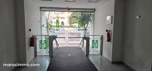 Villa usage bureau 1600 m² excellent emplacement — 2