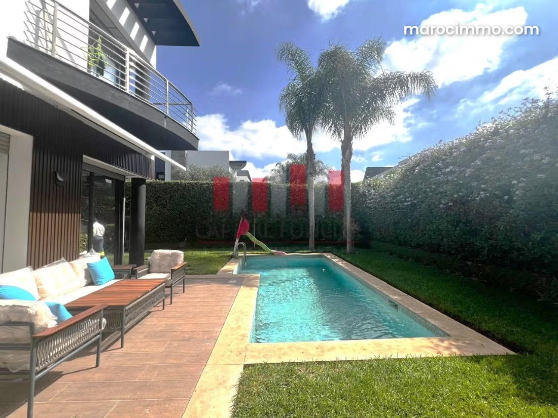 425 sqm villa with pool and garden, central Bouskoura — Bouskoura