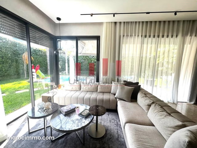 VILLA A VENDRE, 4 Chambres, 425 m² BOUSKOURA — 2