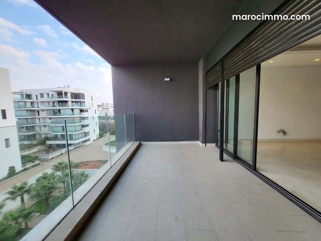 150 sqm Apartment with Terrace in Aïn Diab, Casablanca — Casablanca