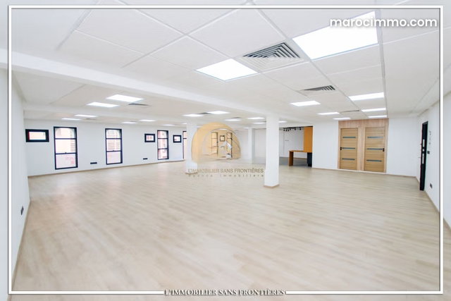 Plateau de bureau à louer à Guéliz, Marrakech — Climatisation centralisée — 198 m² — 3