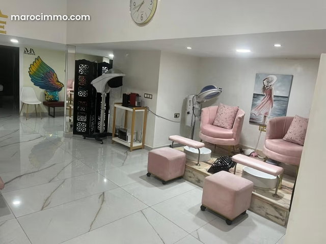 Centre de beauté 185 m² à vendre à Beauséjour — 3