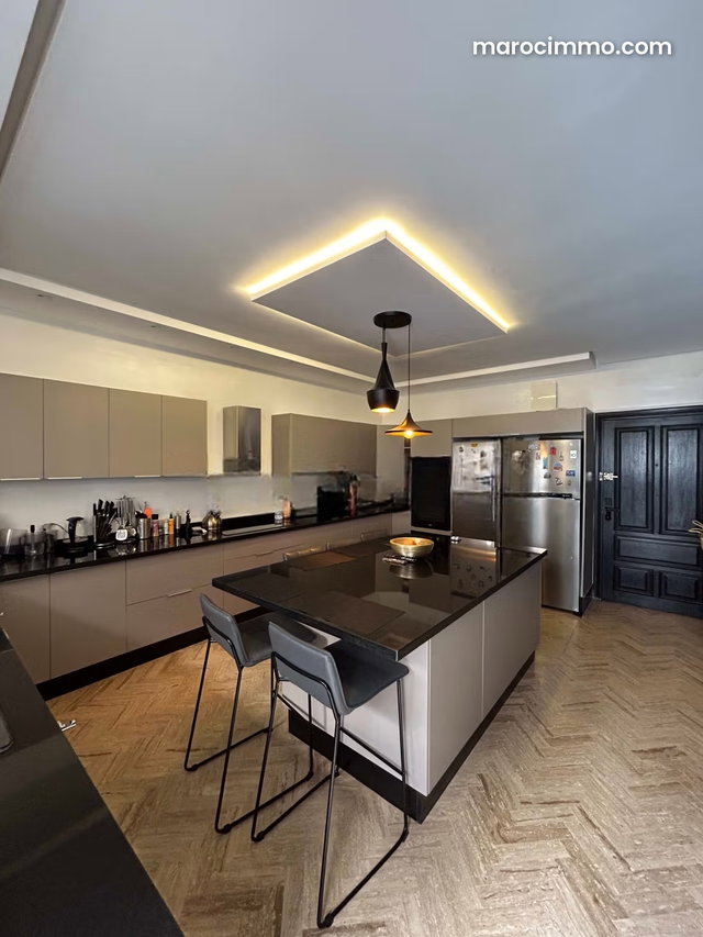 Appartement à Vendre de 259.0 m² à Casablanca, Maarif Extension — 2