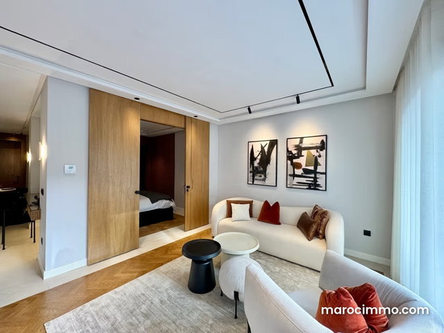 Très beau studio de 55 m² à la location — 4