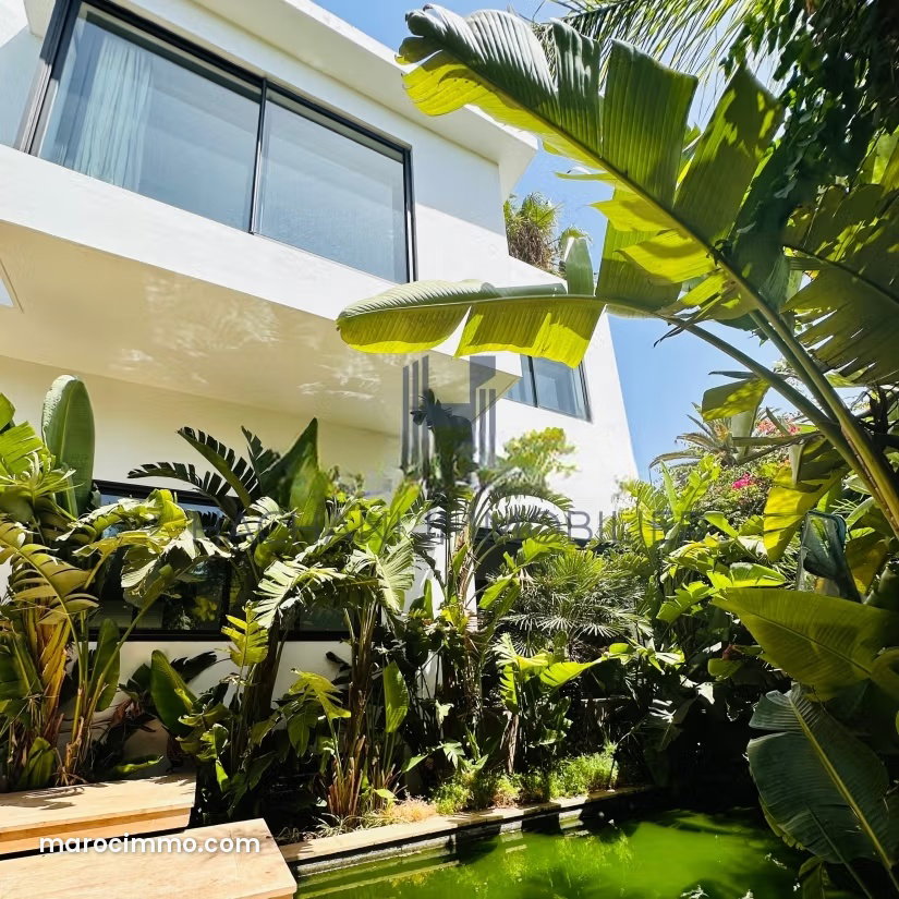 450 sqm Architect-Designed Villa, Pool-Ready Garden, Anfa, Casablanca — Casablanca