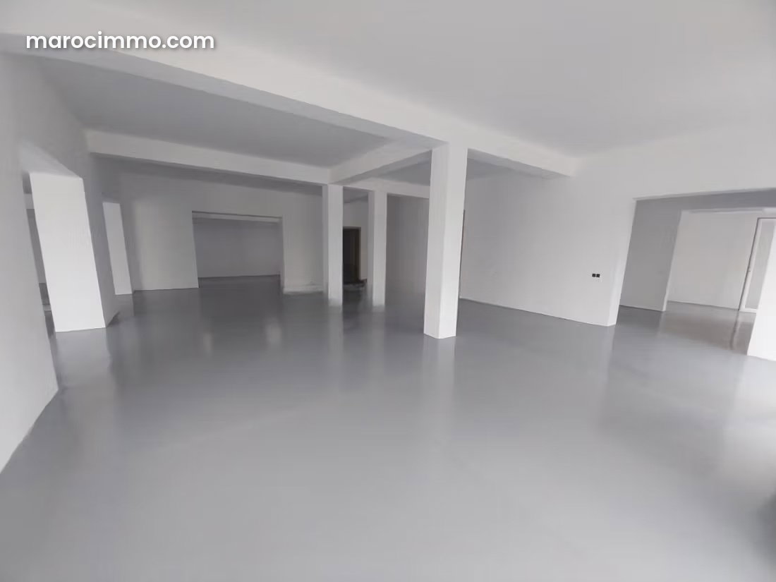 Bureau 185 m² en rez, de, villa, quartier Oasis, Casablanca — Casablanca