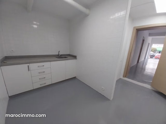New Office 185 M² For Rent On The Oasis — 2