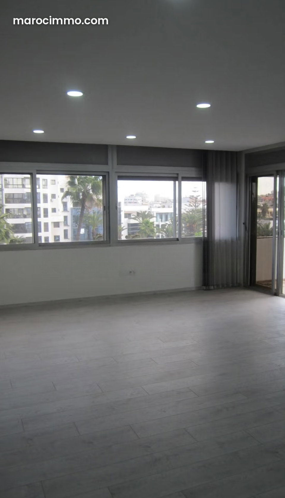 Moulay youssef. Dernier étage. Sublime bureaux 280m2 à louer
