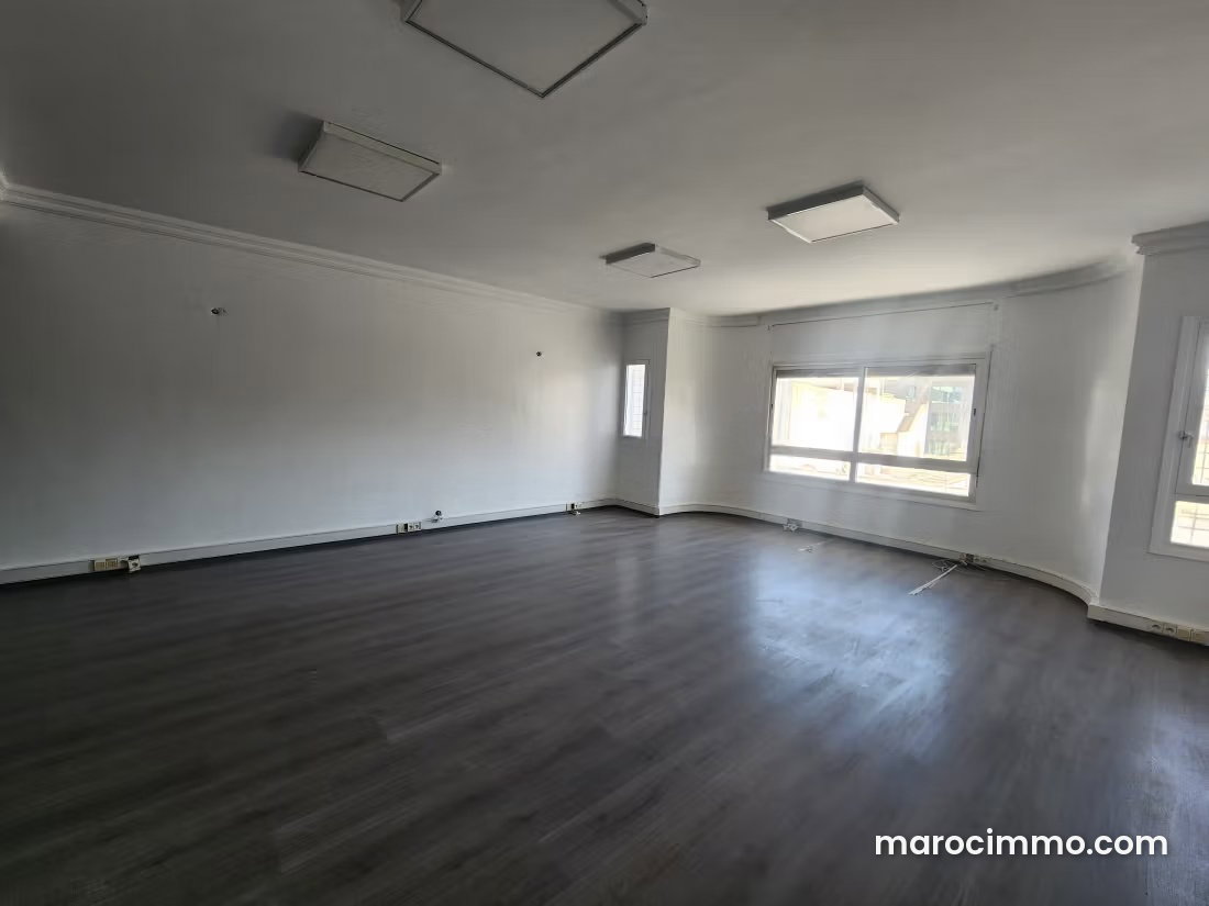 170 m² Office for Rent in Maarif, Casablanca, in a Professional Office Building — Casablanca