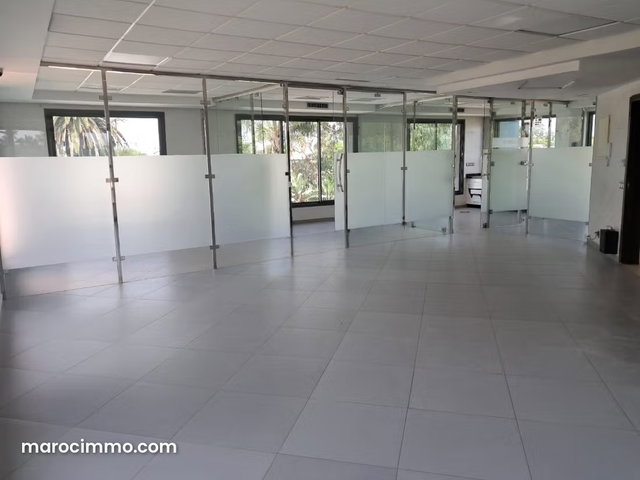 Beau plateau de bureau à louer, 130 m2, oasis — 2