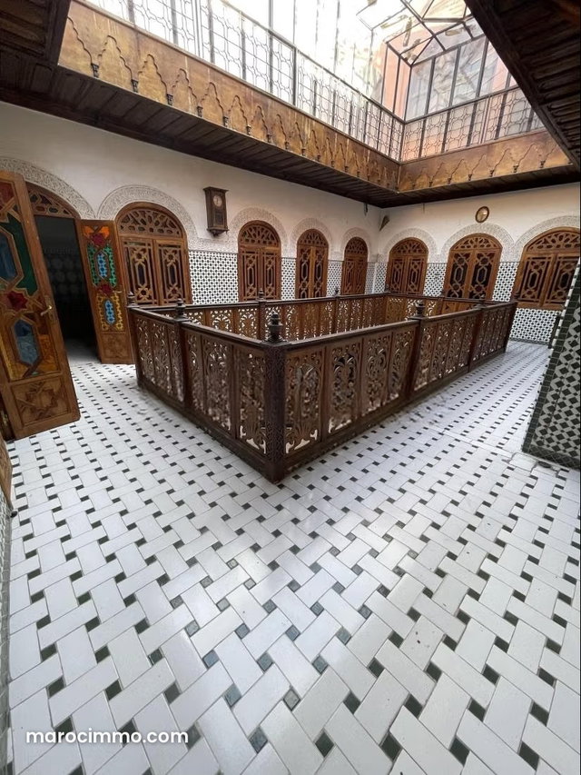 VENTE VILLA DE 394M² HAB AVEC 6 chambres à gueliz — 2