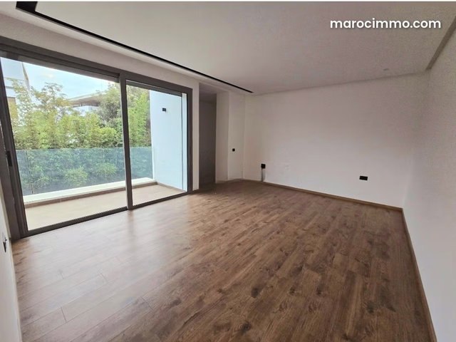 Jolie villa neuve à la ville verte de Bouskoura — 4