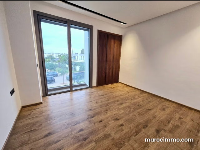 Jolie villa neuve à la ville verte de Bouskoura — 3