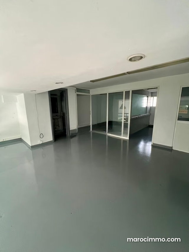 Local commercial à Louer de 140.0 m² à Casablanca, Lusitania — 2