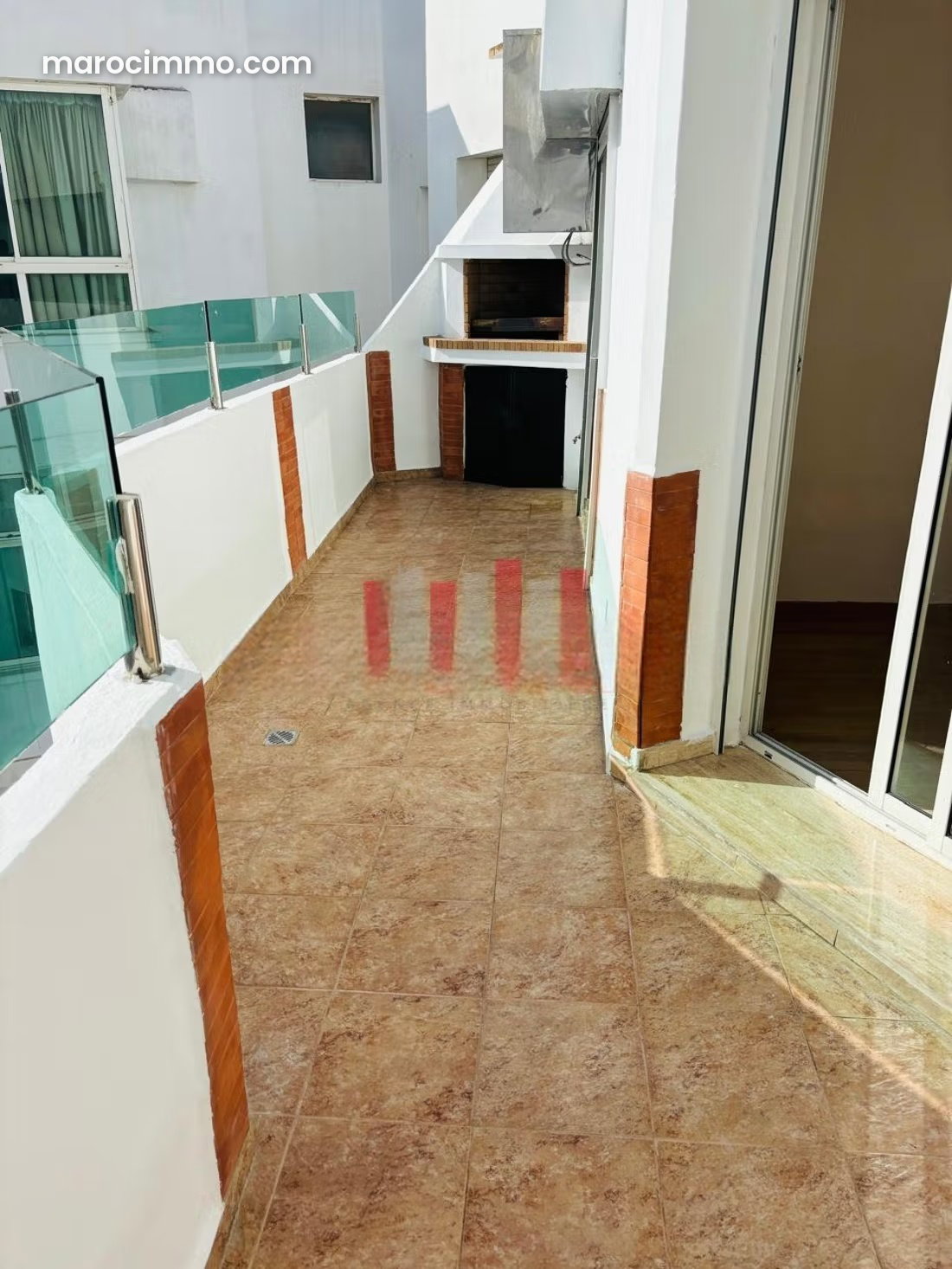 Apartment with Terrace and Fireplace for Rent in Racine, Casablanca — Casablanca
