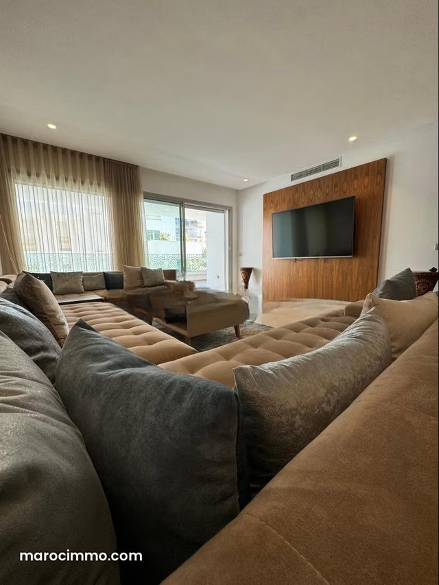 À louer – Superbe appartement 2 suites avec terrasse – CFC — 3