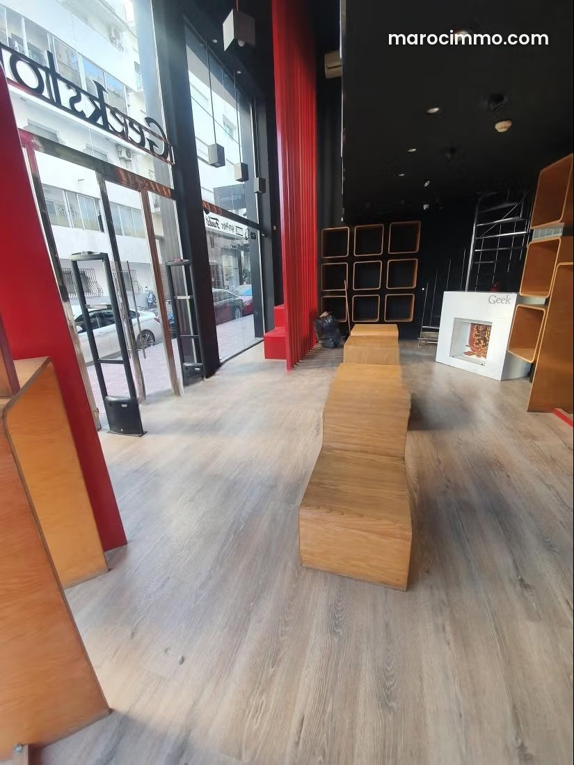 54 m² Commercial Premises with Mezzanine in Racine, Casablanca — Casablanca