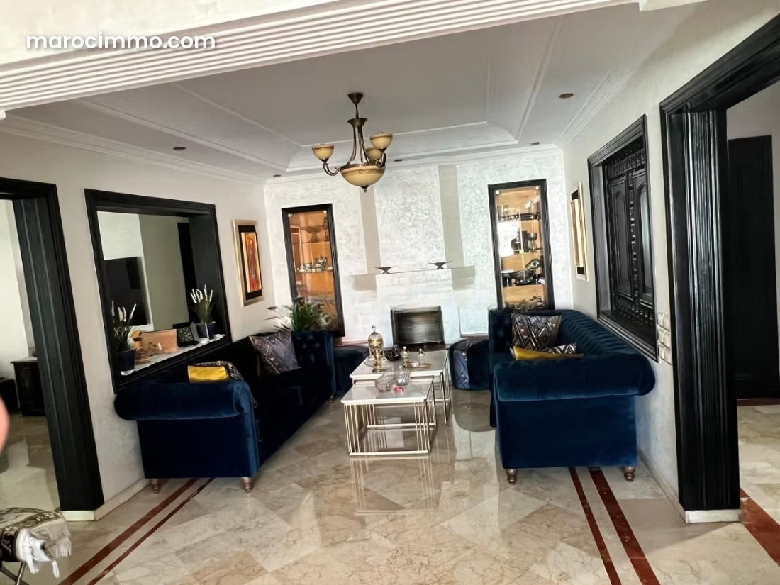 179 m² Furnished Apartment with 3 Bedrooms in Racine, Casablanca — Casablanca
