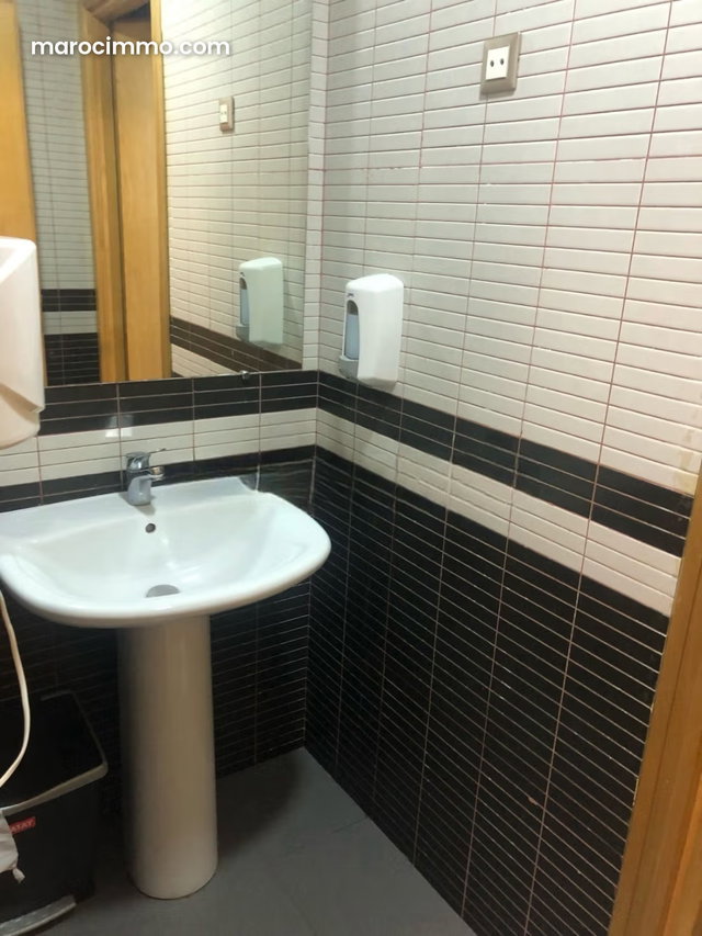 Bureau de Ghandi mall à la location 87 m — 4