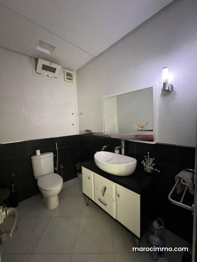 Local commercial vendre à princesse 121 m — 2