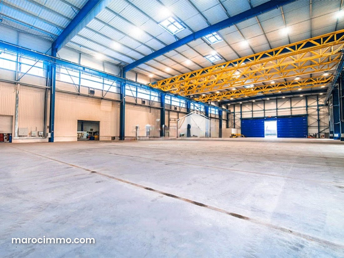 Hangar industriel 1200 m² à louer zone industrielle Tétouan — Tétouan