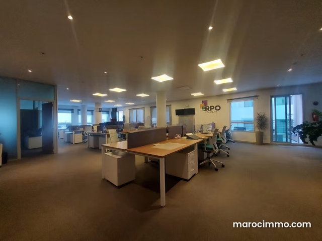 Offices for rent in Sidi Maarouf. 299 m² area. Terrace and elevator — 5