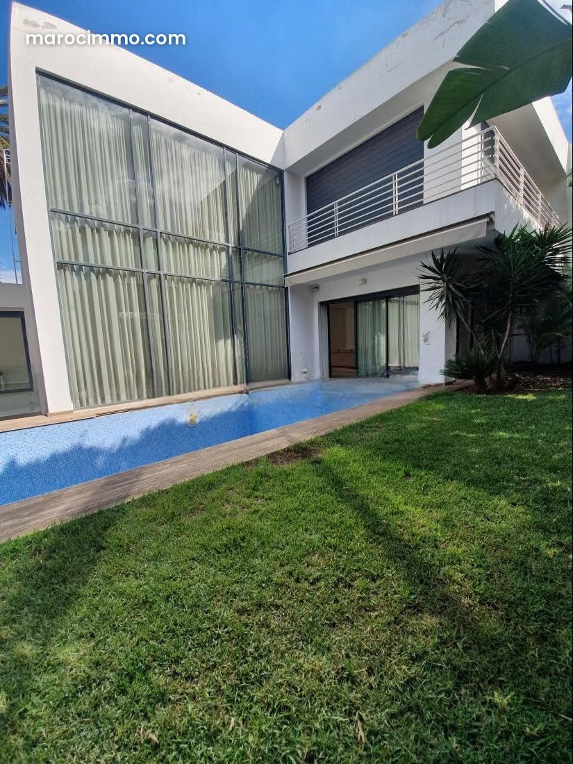 700 m² Furnished Villa with Garden and Pool, C.I.L, Casablanca — Casablanca