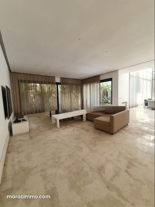 Magnifique villa avec piscine à louer à Cil — 4