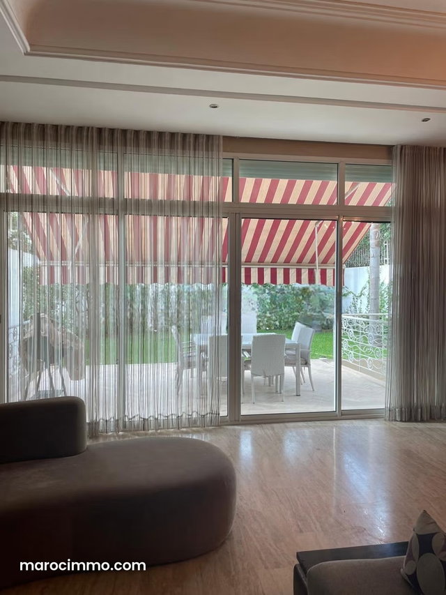 Villa à Vendre de 315.0 m² à Casablanca, Sidi Maarouf — 2