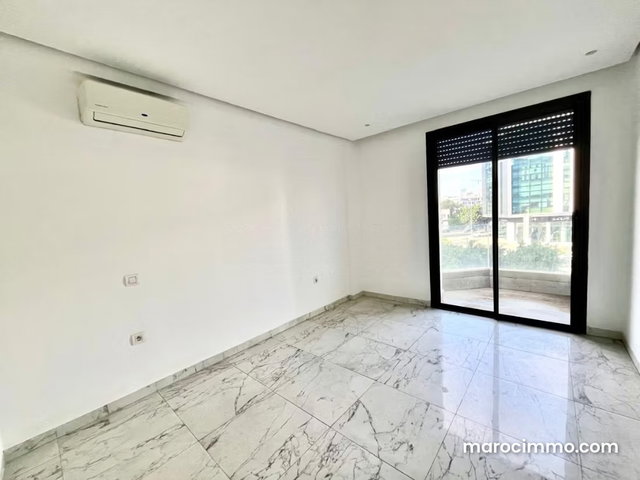 Exclusive 55m Office Space on Route Del Jadida — 2