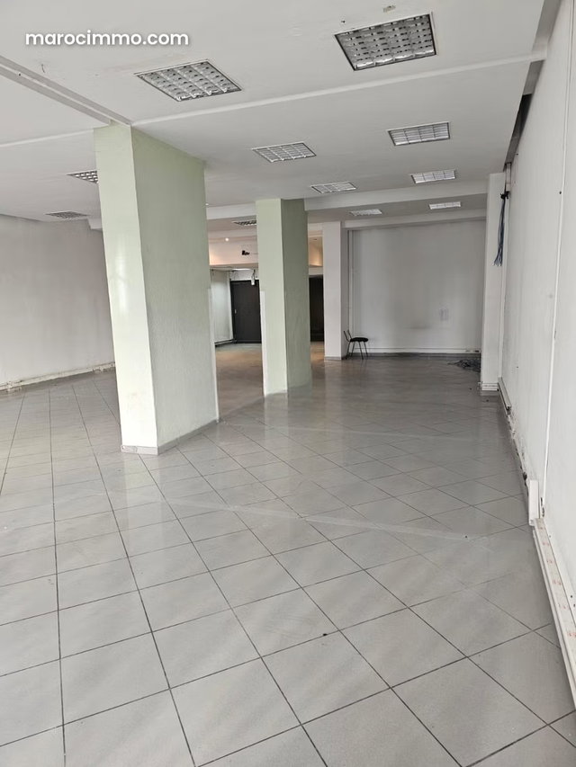 Local commercial à Louer de 300.0 m² à Casablanca, Fonciere — 3