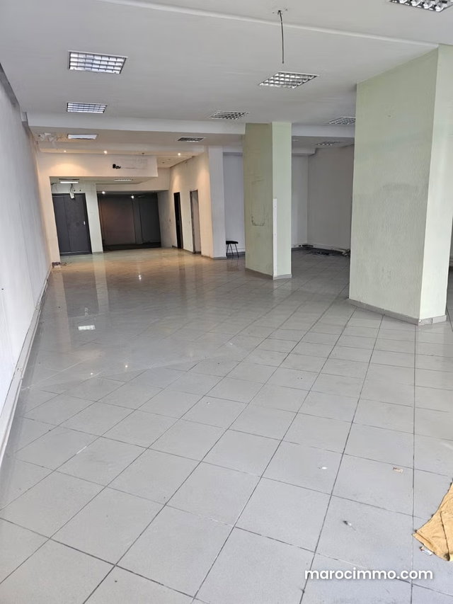 Local commercial à Louer de 300.0 m² à Casablanca, Fonciere — 4