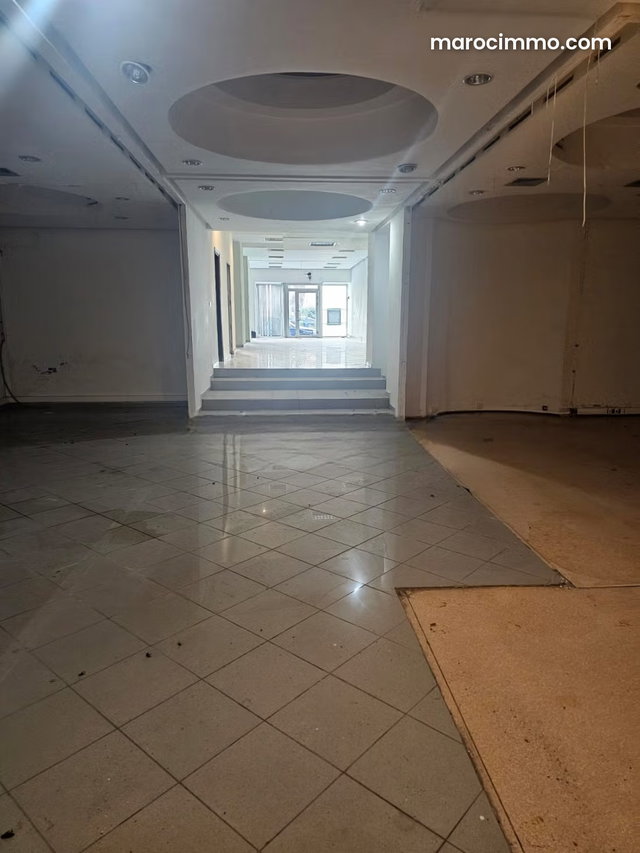 Local commercial à Louer de 300.0 m² à Casablanca, Fonciere — 2