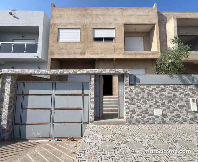 Villa semi finie à vendre a bouskoura215 m² — 2