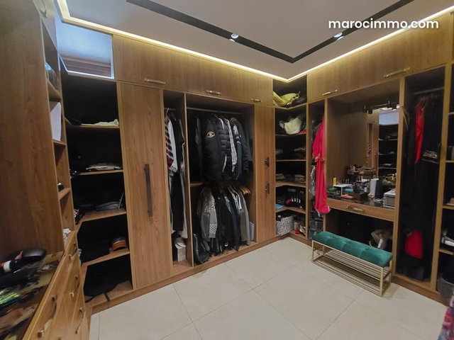 Villa à Vendre de 656.0 m² à Marrakech, Targa — 2
